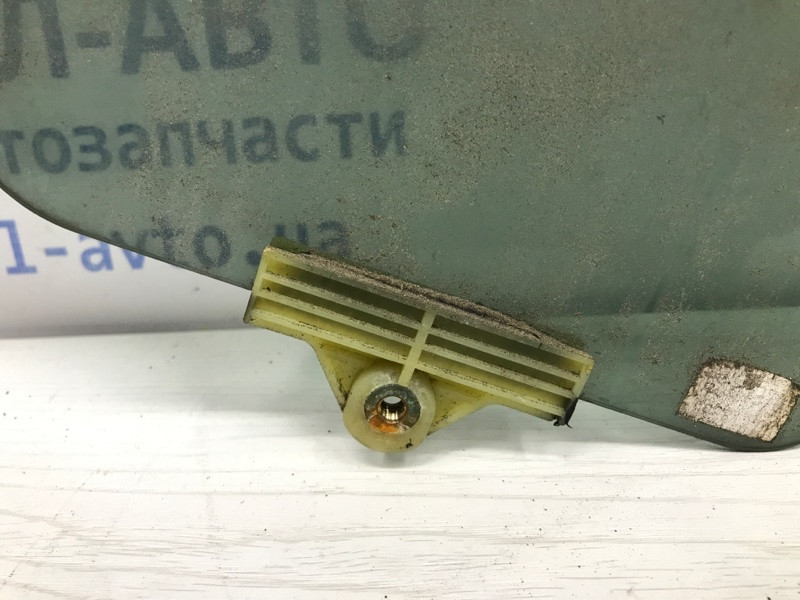 Стекло двери заднее левое Kia Ceed JD 1.6 DIESEL D4FB 2012 (б/у) Київ - зображення 2