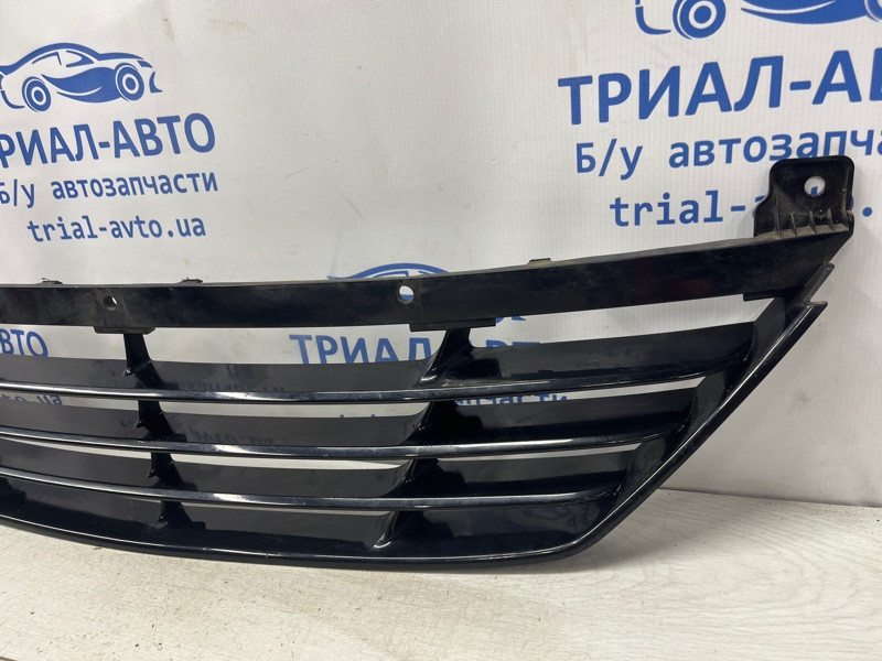 Решетка бампера центральная Hyundai IX35 LM 1.7 DIESEL D4FD 2009 (б/у) Київ - зображення 2