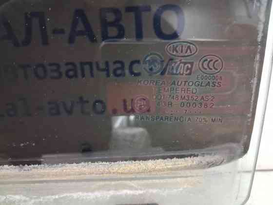 Стекло двери заднее левое Kia Sorento BL 2.5 DIESEL D4CB 2002 (б/у) Киев