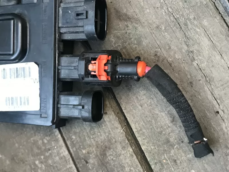 Бу разъём фишка блока предохранителей Renault Megane 3 243800011R , красная. Кропивницький - зображення 1