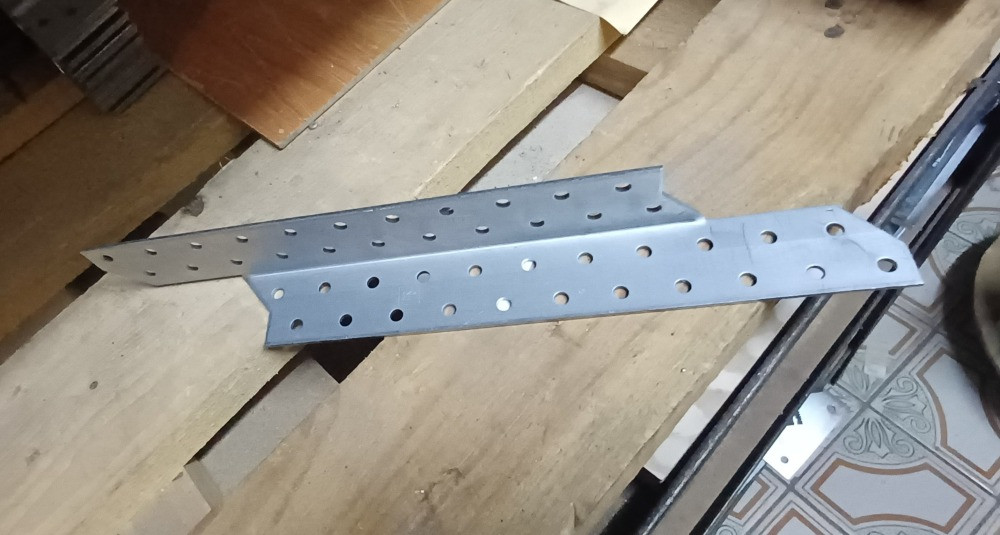 Кутник універсальний з ребром жорсткості 145×145×95 (2,5 мм) Українка - зображення 10