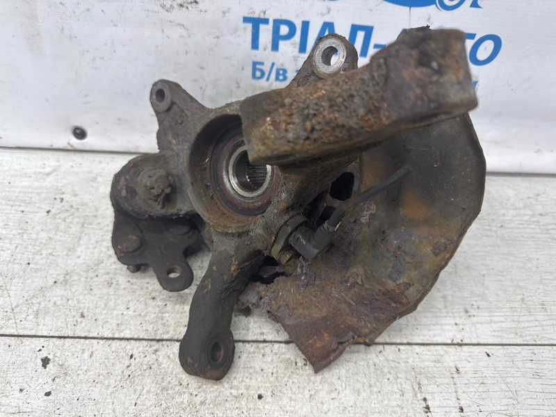 Кулак поворотный правый со ступицей Toyota Camry XV30 3.0 БЕНЗИН 1MZFE 2001 (б/у) Київ - зображення 2