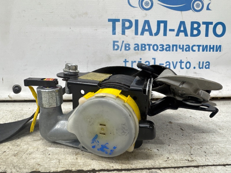 Ремень безопасности передний правый Hyundai IX35 LM 1.7 DIESEL D4FD 2009 (б/у) Киев - изображение 1
