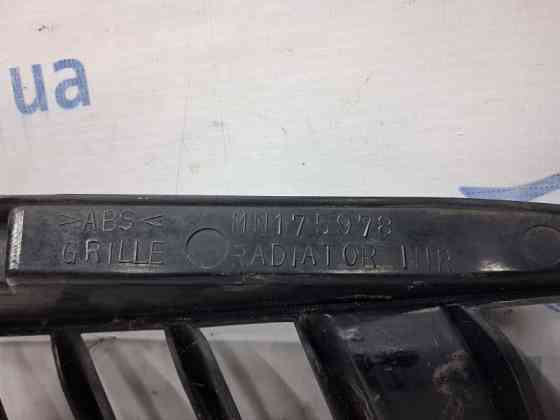 Решетка радиатора Mitsubishi Outlander 2003-2006 MN175978 (Арт. 66408) Киев
