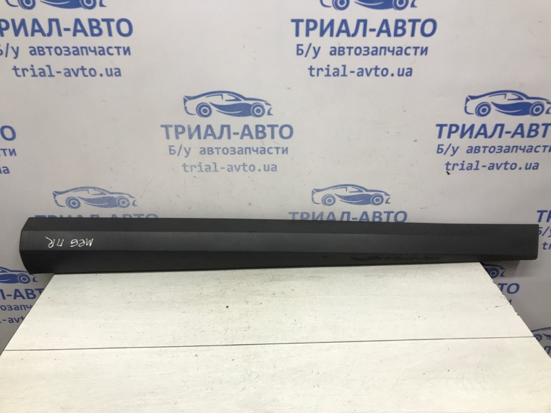 Накладка двери Renault Megane III 1.5 DIESEL K9K 2008 перед. прав. (б/у) Киев - изображение 1