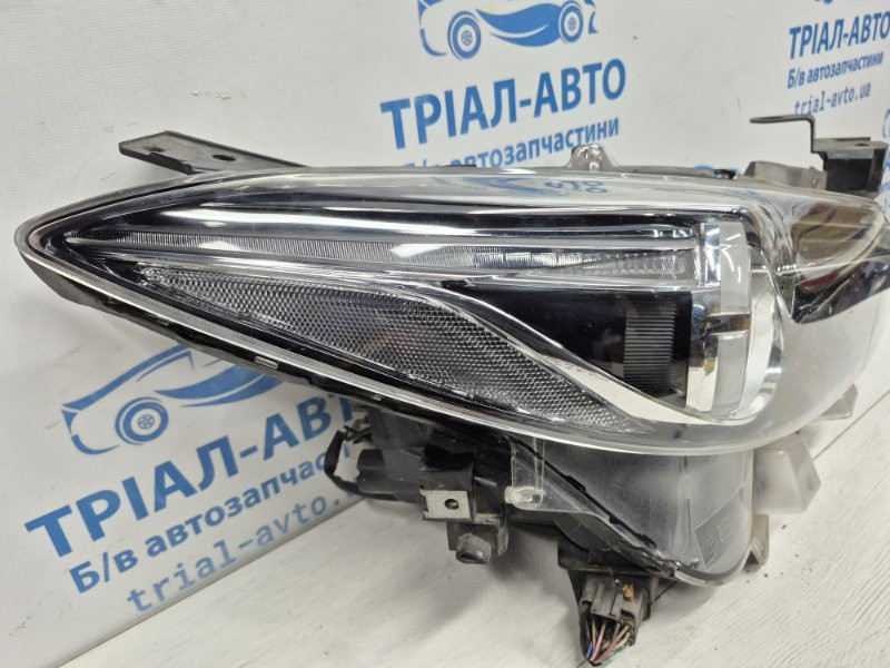 Фара правая Ксенон Mazda 3 BM 2.2 DIESEL 2013 (б/у) Киев - изображение 2
