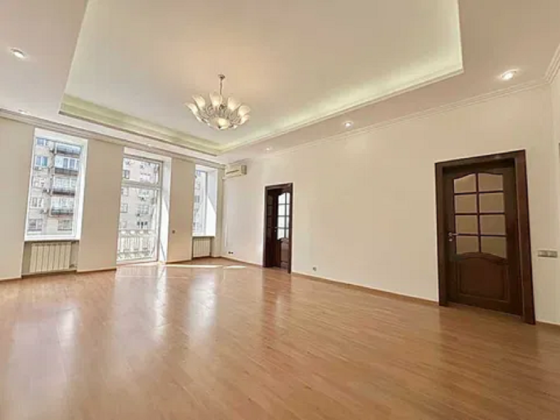 Площа Українських Героїв метро,вул Велика Васильківська 49, офіс 105м Киев