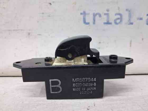 Кнопка стеклоподъемника Mitsubishi ASX GA 1.8 DIESEL 4N13 2010 (б/у) Киев