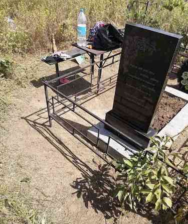 Прибирання на Лісовому цвинтарі Київ