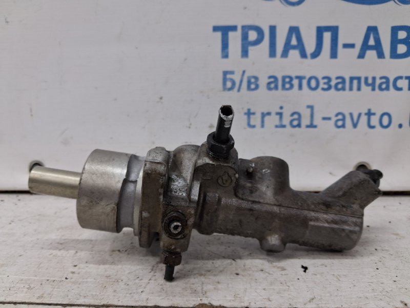 Тормозной цилиндр главный Toyota Avensis T25 2.2 DIESEL 2ADFTV 2002 (б/у) Киев - изображение 2