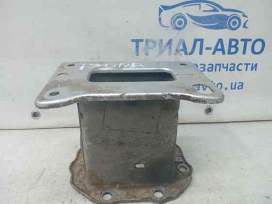 Кронштейн усилителя переднего бампера Hyundai I30 2007-2012 647201H010 (Арт. 61680) Киев