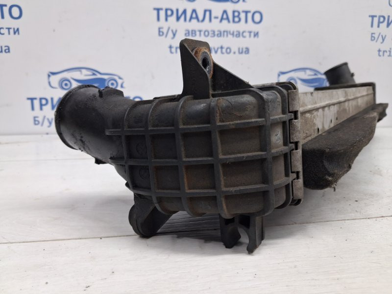 Радиатор интеркуллера SsangYong Korando C200 2.0 DIESEL D20DT 2010 (б/у) Киев - изображение 2