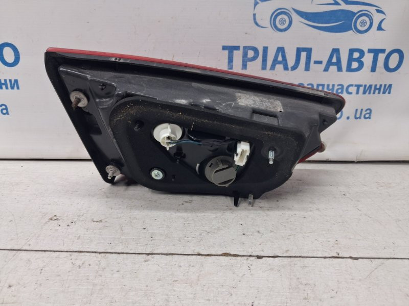 Фонарь задний внутренний правый Kia Optima TF 2.4 БЕНЗИН G4KJ 2010 (б/у) Київ - зображення 4