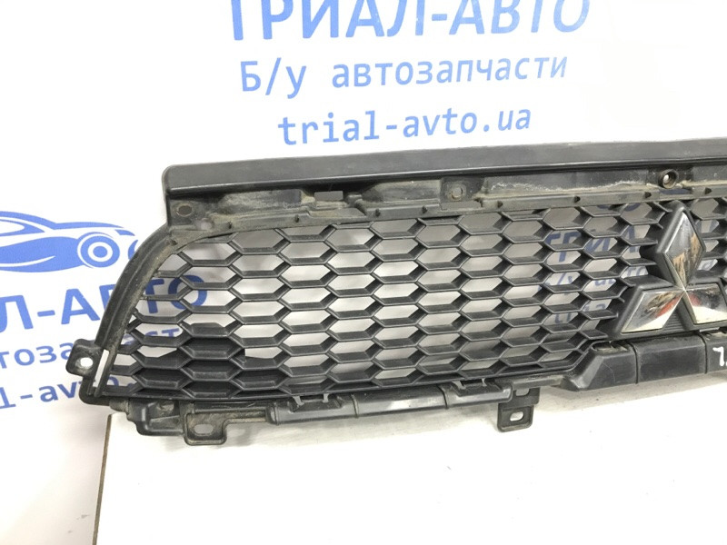 Решетка радиатора Рестайлинг Mitsubishi Outlander XL 2.2 DIESEL 4N14 2007 (б/у) Київ - зображення 2