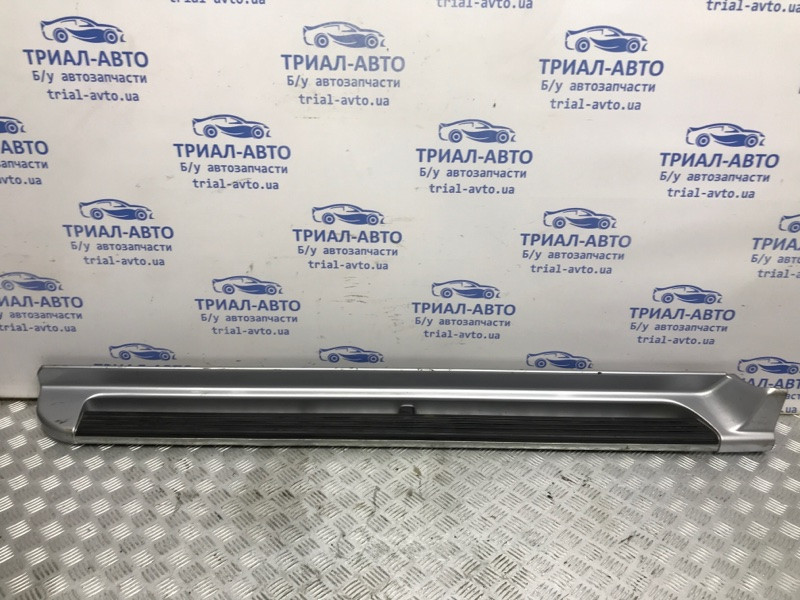 Накладка на подножку Mitsubishi Pajero Sport K9 3.0 БЕНЗИН 6G72 1996 лев. (б/у) Київ - зображення 1