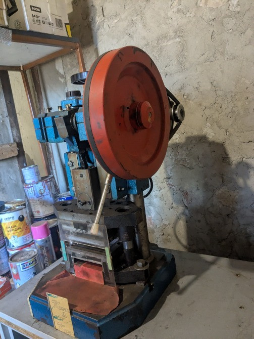 Тигельний вирубник пластикових карток Надвірна - зображення 1