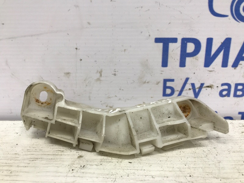 Кронштейн бампера передний правый Mitsubishi Pajero Wagon 4 3.2 ДИЗЕЛЬ 4M41 2006 (б/у) Київ - зображення 1