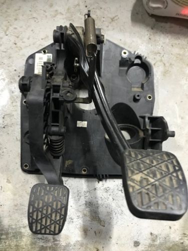 Бу педальный узел Mercedes W168, МКПП, A1682901801 Кропивницкий - изображение 1