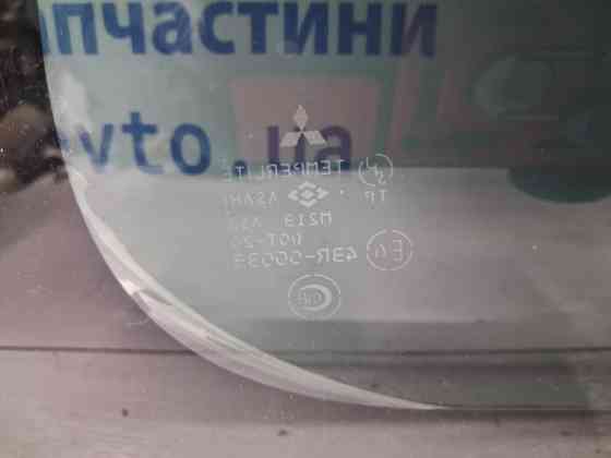 Стекло в кузов заднее правое Mitsubishi Pajero Wagon 3 3.2 ДИЗЕЛЬ 4M41 1999 (б/у) Киев
