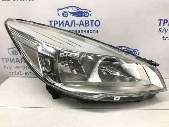 Фара правая галоген Ford Kuga CBS 2.0 DIESEL 2011 (б/у) Киев