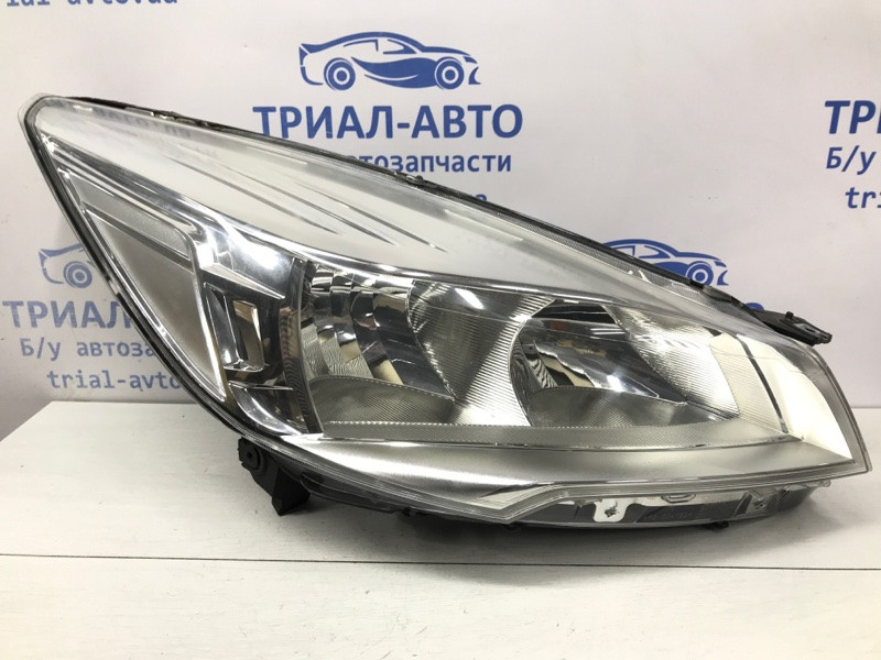 Фара правая галоген Ford Kuga CBS 2.0 DIESEL 2011 (б/у) Київ - зображення 1