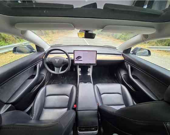 Продам Tesla Model 3 2021 року Киев