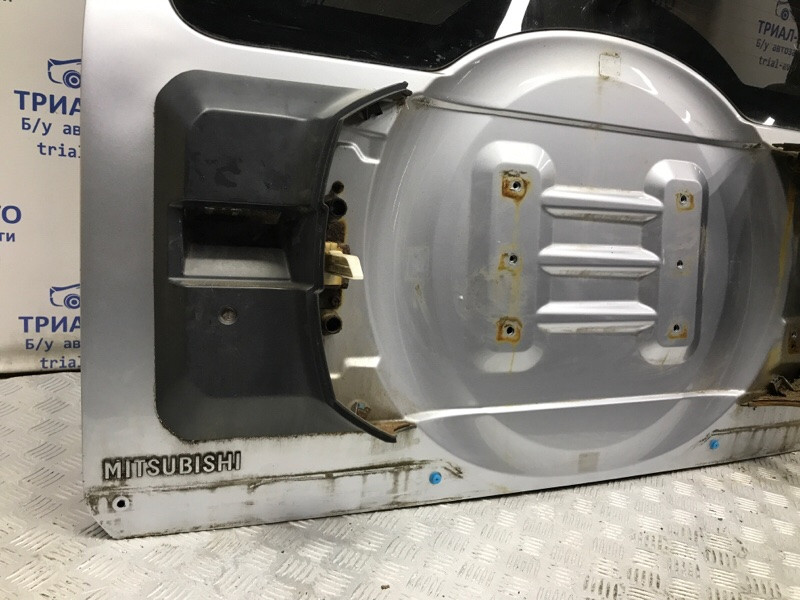 Крышка багажника Mitsubishi Pajero Wagon 4 3.2 ДИЗЕЛЬ 4M41 2006 (б/у) Київ - зображення 3