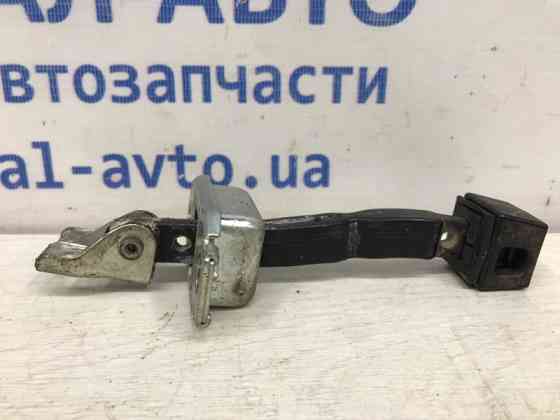 Ограничитель двери передний правый Mitsubishi Lancer 10 1.8 БЕНЗИН 2007 (б/у) Киев