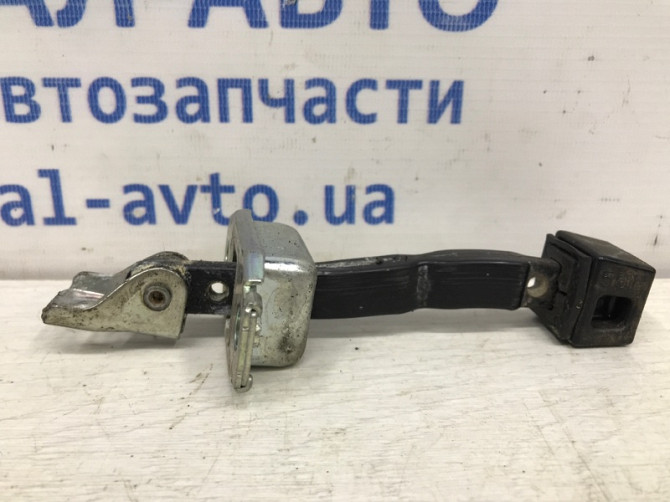 Ограничитель двери передний правый Mitsubishi Lancer 10 1.8 БЕНЗИН 2007 (б/у) Киев - изображение 1