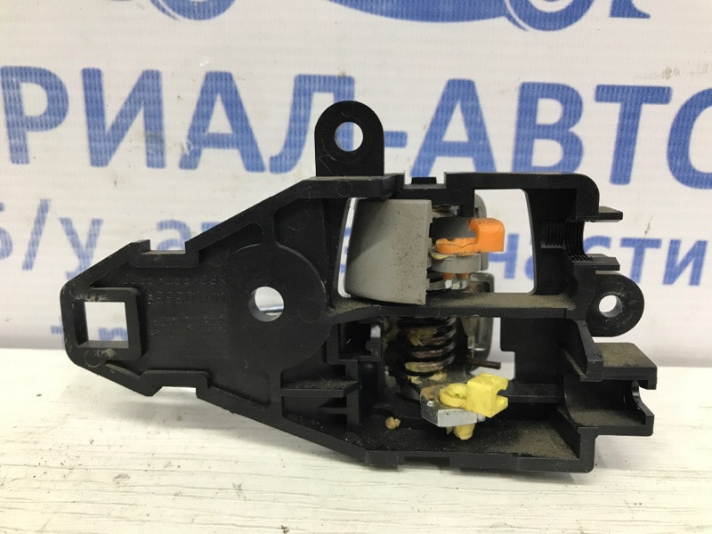 Ручка двери внутренняя левая Mitsubishi L200 KB 2.5 ДИЗЕЛЬ 4D56U 2006 (б/у) Киев - изображение 3