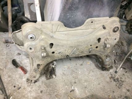 Б/у балка передняя Renault Laguna 2, 8200556226, 8200655147, 8200734588 Кропивницкий - изображение 1