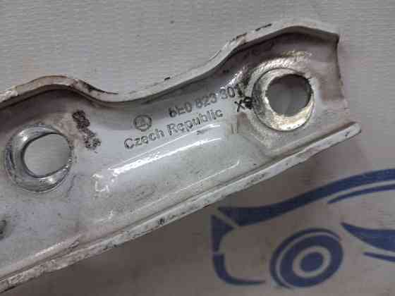 Петля капота левая Skoda Octavia 2013-2020 5E0823301 (Арт. 80839) Київ