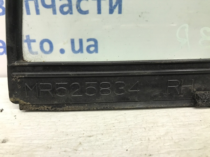 Стекло двери задней правой (форточка) Mitsubishi Lancer 9 1.6 БЕНЗИН 4G18 2003 (б/у) Киев - изображение 3