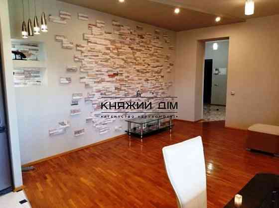 Простора, стильна 3-х к. кв. Севастопольська площа. № 11154088 Киев