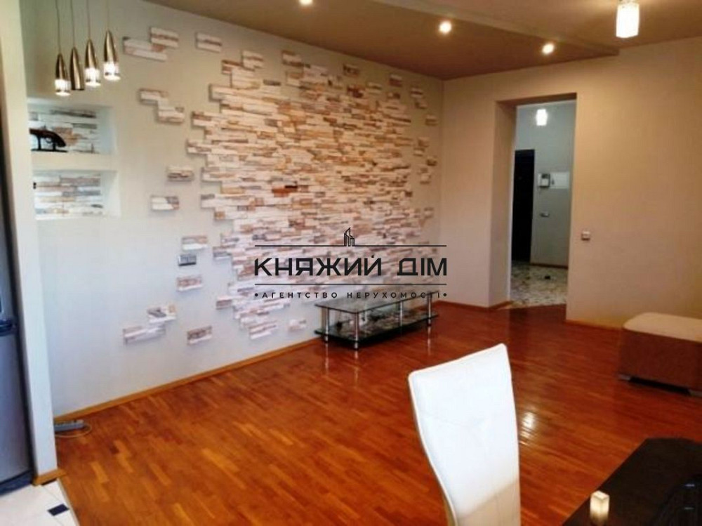 Простора, стильна 3-х к. кв. Севастопольська площа. № 11154088 Киев - изображение 2