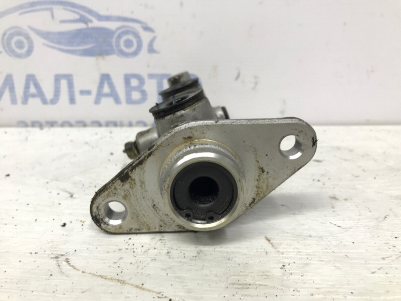 Тормозной цилиндр главный Mitsubishi Pajero Sport K9 2.5 DIESEL 4D56 1996 (б/у) Київ - зображення 2