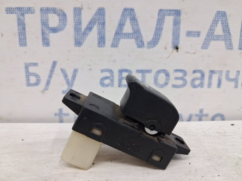 Кнопка стеклоподъемника SsangYong Rexton Y250 2.7 D27DT 2006 (б/у) Киев - изображение 1