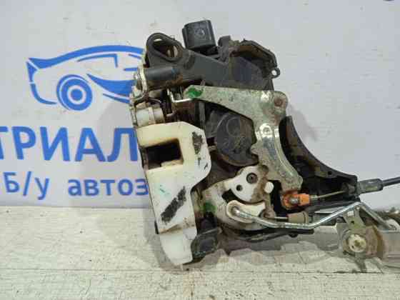 Замок двери передний правый Mitsubishi L200 KB 2.5 ДИЗЕЛЬ 4D56U 2006 (б/у) Київ