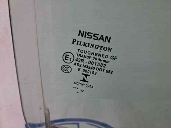 Стекло двери переднее правое Nissan Qashqai J11 1.2 БЕНЗИН HRA2DDT 2013 (б/у) Киев