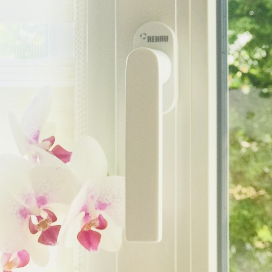 Эксклюзивная противовзломная оконная ручка Рехау Rehau Київ - зображення 2