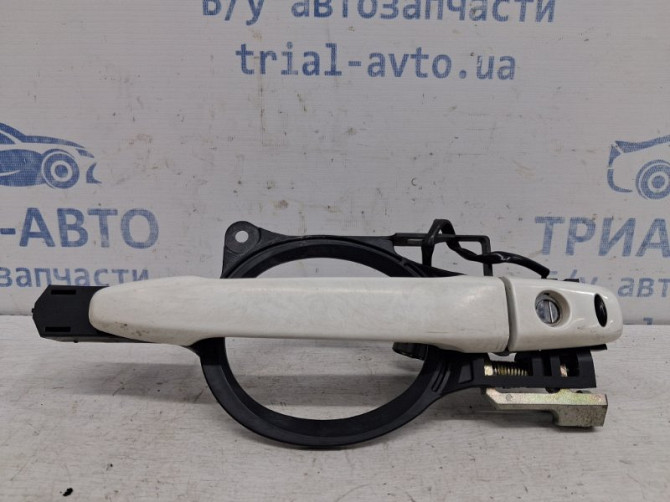 Ручка двери внешняя передняя правая Mitsubishi ASX GA 1.8 DIESEL 4N13 2010 (б/у) Київ - зображення 1
