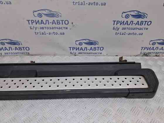 Подножка Mitsubishi Pajero Wagon 3 3.2 ДИЗЕЛЬ 4M41 1999 лев. (б/у) Киев