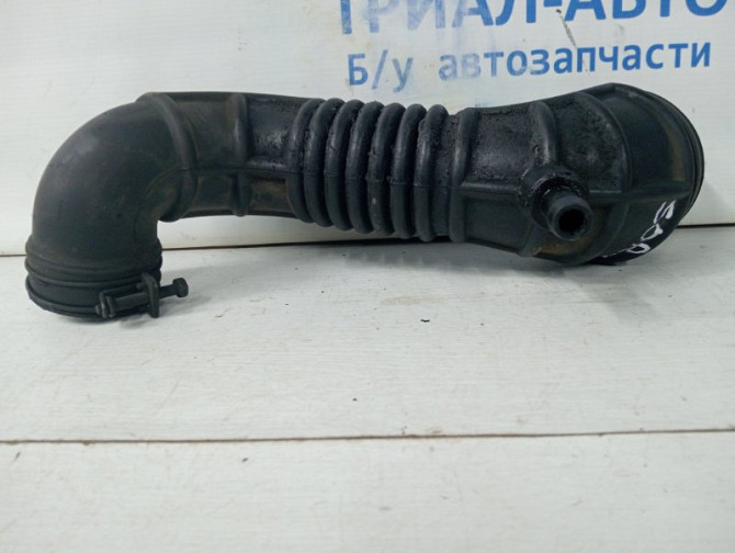 Патрубок воздушного фильтра Kia Sorento 2002-2009 281303E210 (Арт. 58768) Київ - зображення 3