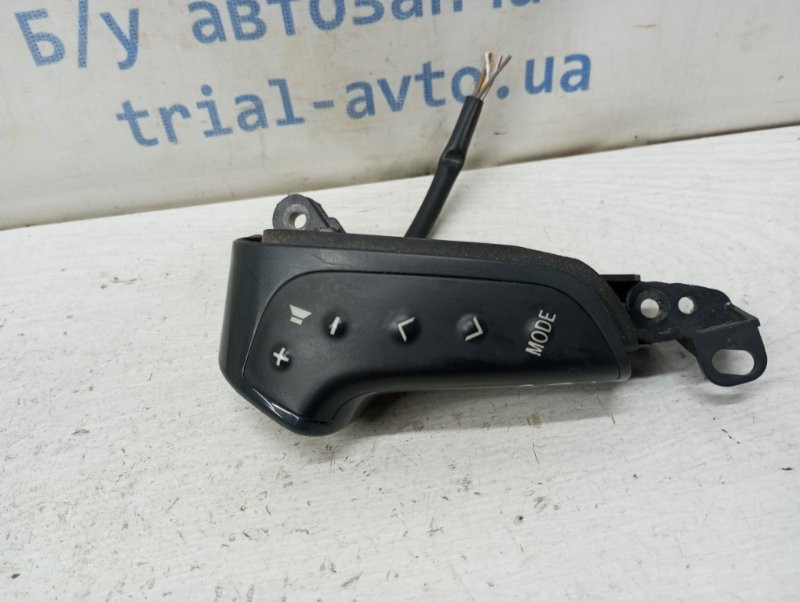 Кнопки руля Toyota Avensis 2002-2010 8425020010 (Арт. 82089) Киев - изображение 1