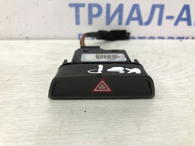 Кнопка аварийки Kia Sportage SL 2.0 DIESEL D4HA 2010 (б/у) Киев - изображение 1