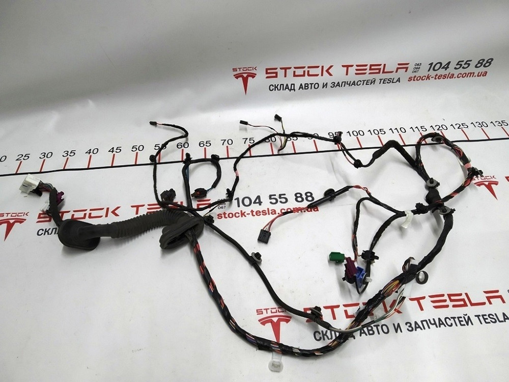 Электропроводка двери передней правой Электропроводка двери передней правой Tesla model 3 1067963-00 Киев - изображение 2