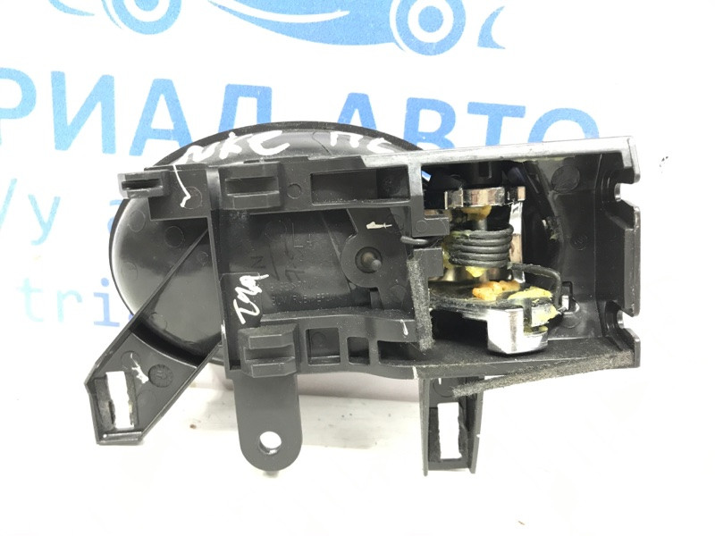 Ручка двери внутренняя левая Nissan Juke F15 1.6 TURBO MR16DDT 2010 (б/у) Киев - изображение 2