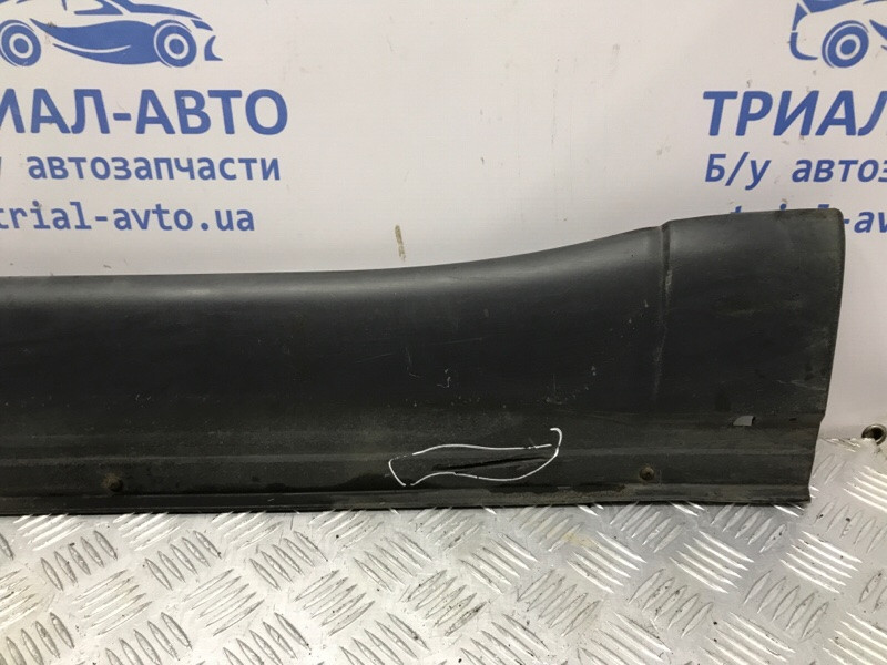 Накладка порога внешняя левая Mitsubishi Pajero Wagon 4 3.2 ДИЗЕЛЬ 4M41 2006 (б/у) Київ - зображення 4