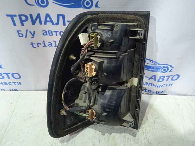 Фонарь задний внешний правый Toyota Land Cruiser J100 1998 (б/у) Київ - зображення 2