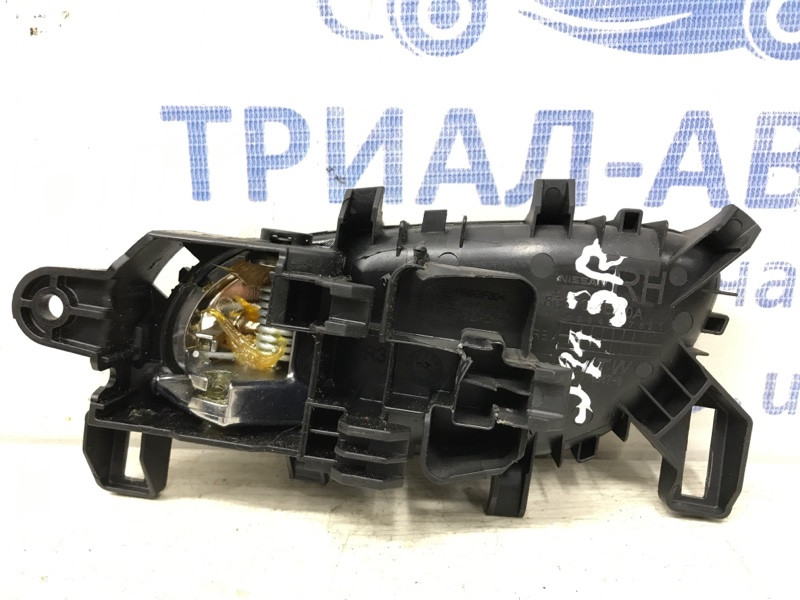 Ручка двери внутренняя правая Nissan Qashqai J11 1.2 БЕНЗИН HRA2DDT 2013 (б/у) Киев - изображение 2